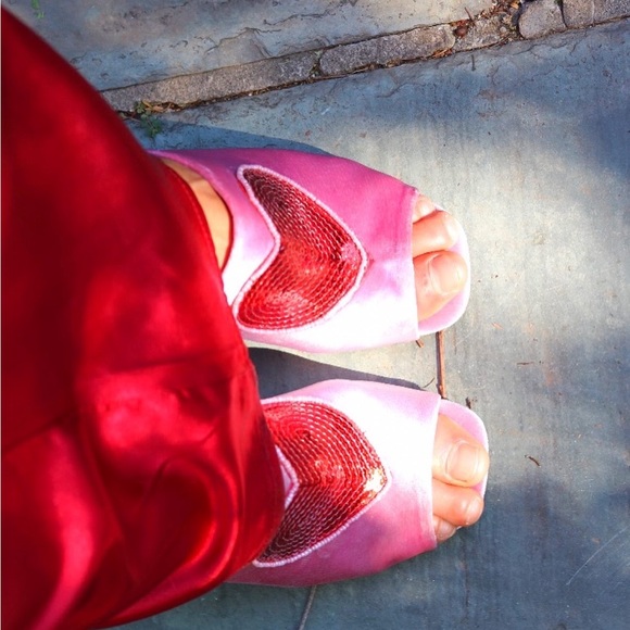 Turkish Delight Velvet Sequin Heart Heels ❤️🔥 - Picture 6 of 6